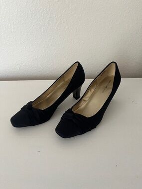 Bandalino pumps 9.5W